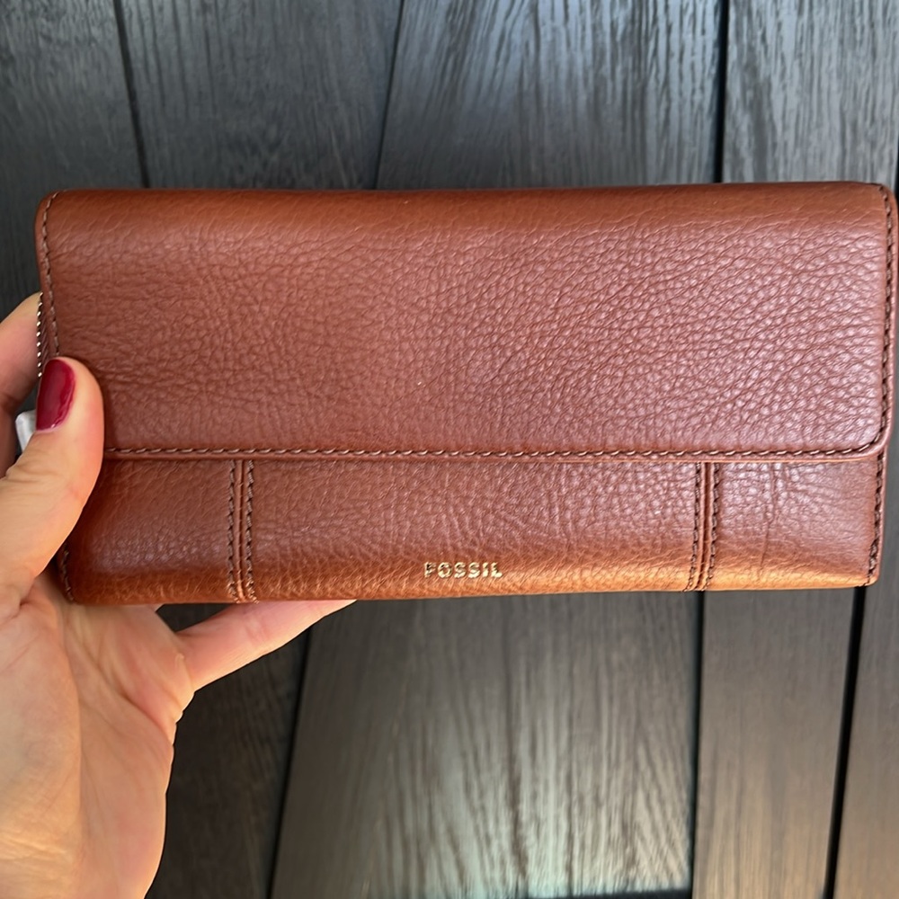 JORI RFID FOSSIL FLAP CLUTCH. BRAND NEW